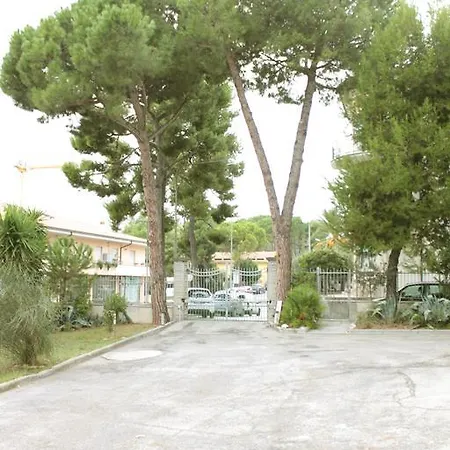 Pino Marittimo Panzió Civitanova Marche